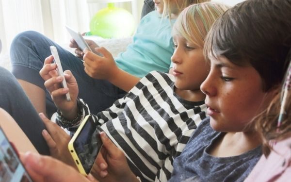 Opinion: Ban smartphones in Oregon schools to help students succeed