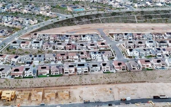 California Faces Housing Crisis: ‘No One Is Buying Homes’