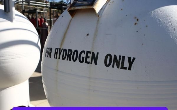 Cantwell Grills Energy Secretary on Hydrogen Tax Credit as GOP Seeks to Cut Key Incentive