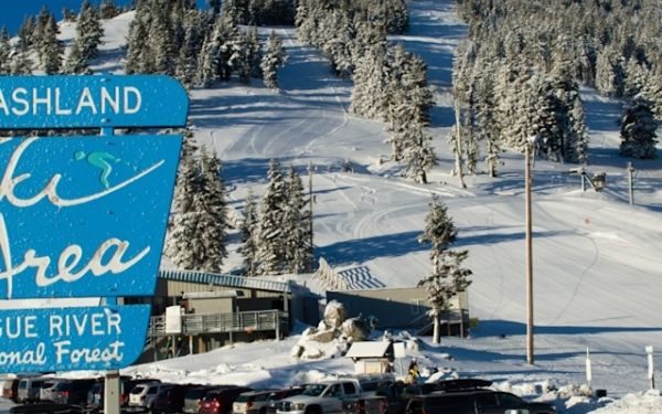 Oregon ski areas at risk as major insurer exits the state