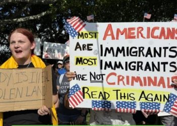 Protestors Gassed Outside Oregon ICE Facility Following No Kings March