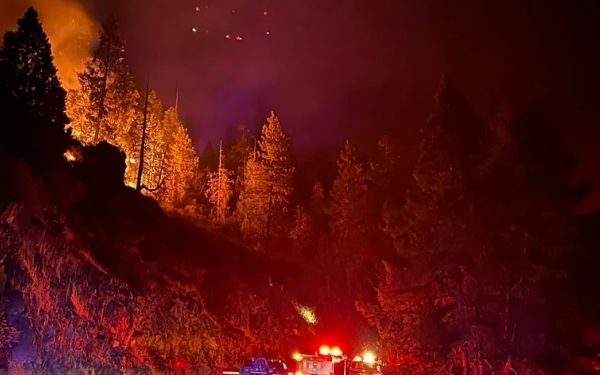 Two destructive Oregon wildfires nearing containment